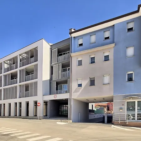 Summertime House With Lägenhet Umag